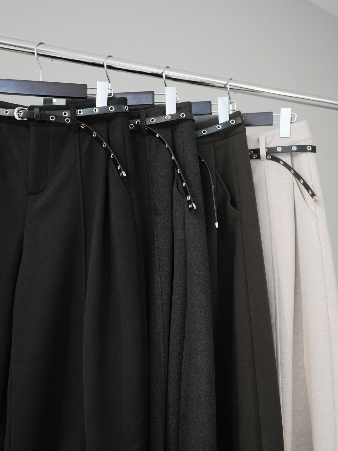 [SET]袖配色ハイネックボーダーリブニットトップス+ベルト付き裏起毛ワイドパンツ(2set)