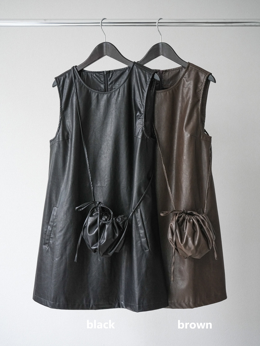 [SET] 麂皮立領外套襯衫 + 附單肩包皮革迷你連身裙（2 套）