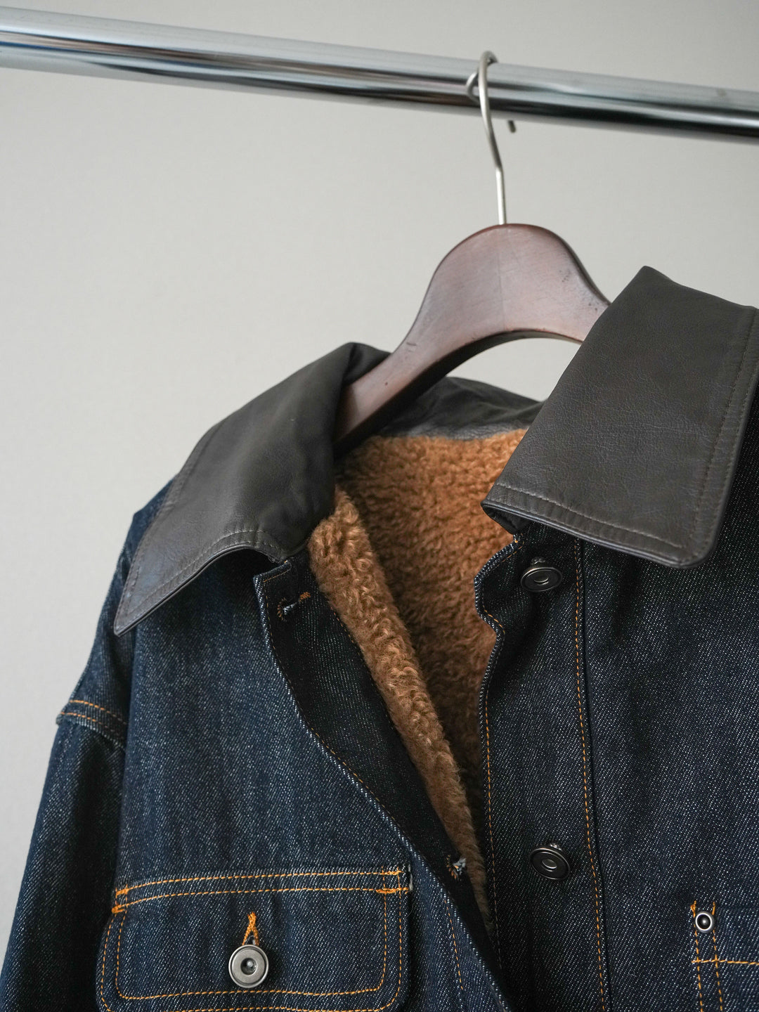 [SET]裏地ファーデニムフライトジャケット+編み込みベルト付きウエスト配色スエットパンツ(2set)