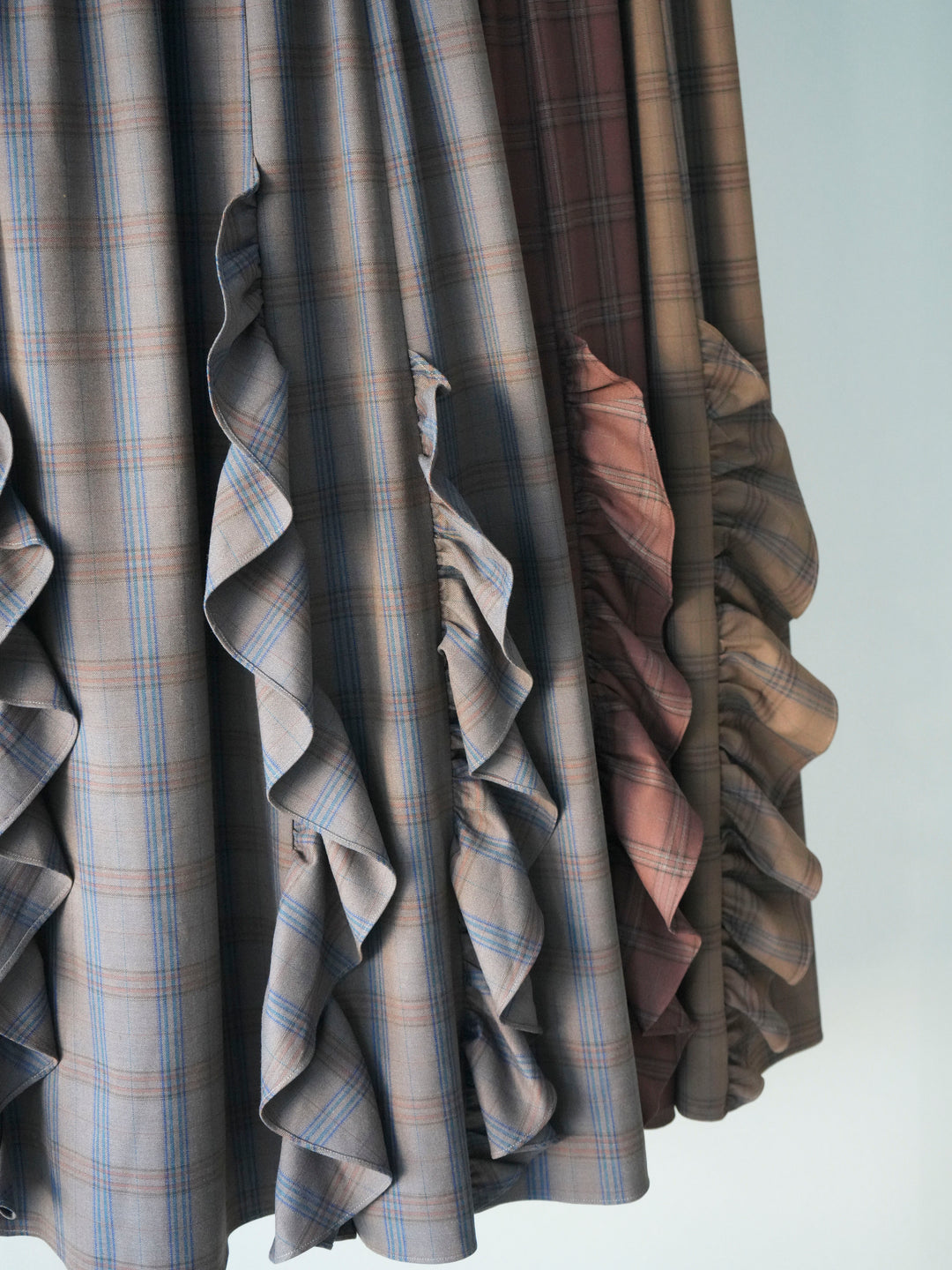 [SET]プチネックパワーショルダー起毛トップス+チェック柄フリルハイウエストマキシスカート(2set)