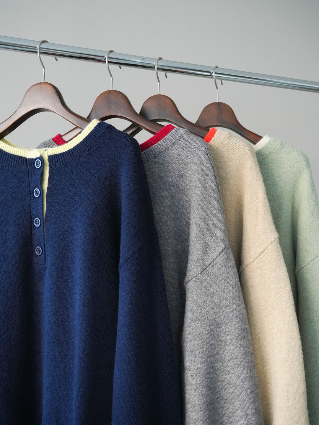 [SET]ヘンリーネック配色レイヤードニットプルオーバー+ベルトデザインループコールテンワイドパンツ(ベルト付き)(2set)