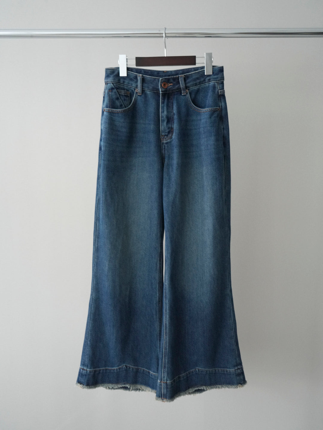 [SET]フロントリボン配色メローニットカーディガン+裏起毛裾フリンジワイドデニムパンツ(2set)