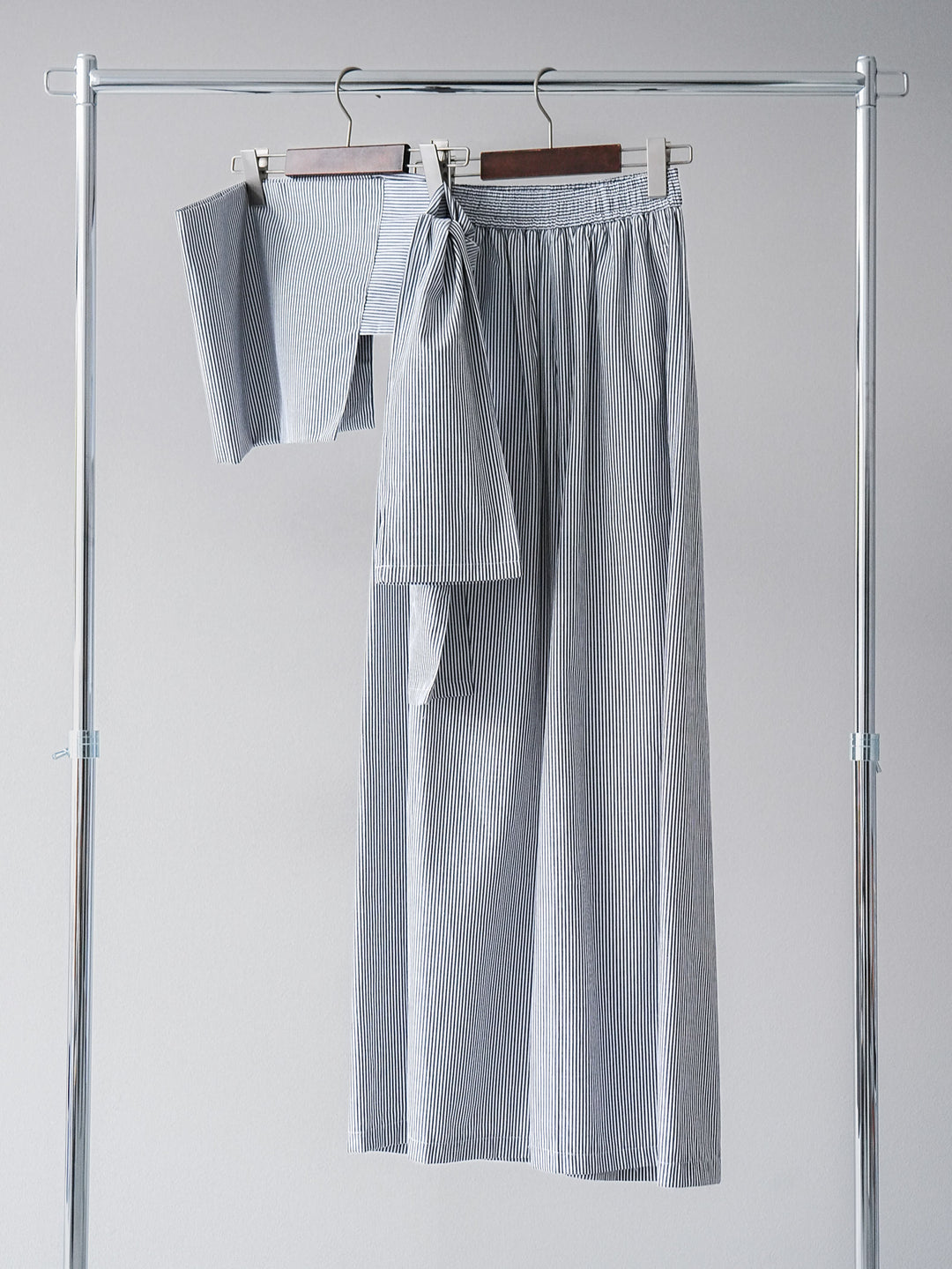 [SET]コード刺繍フレンチスリーブTシャツ+ウエスト巻きストライプイージーパンツ(2set)