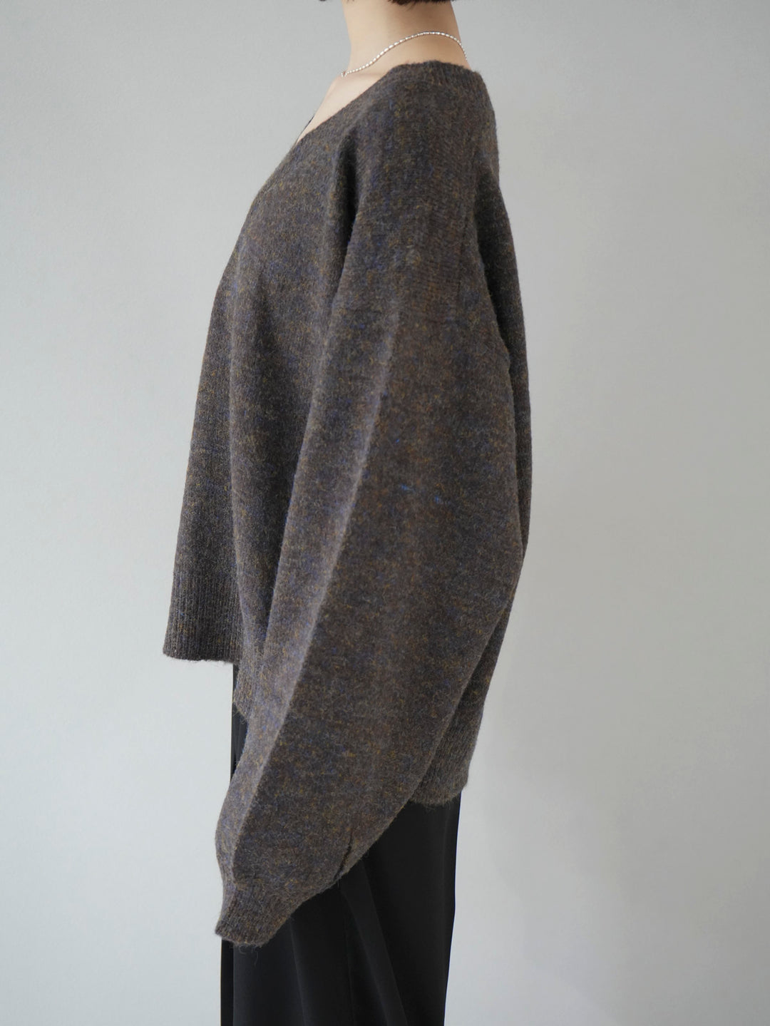 [Pre-order] Mixed yarn melange V-neck knit pullover/brown