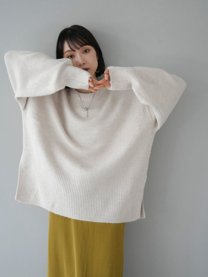 [Pre-order] Crew neck side slit knit pullover/oatmeal