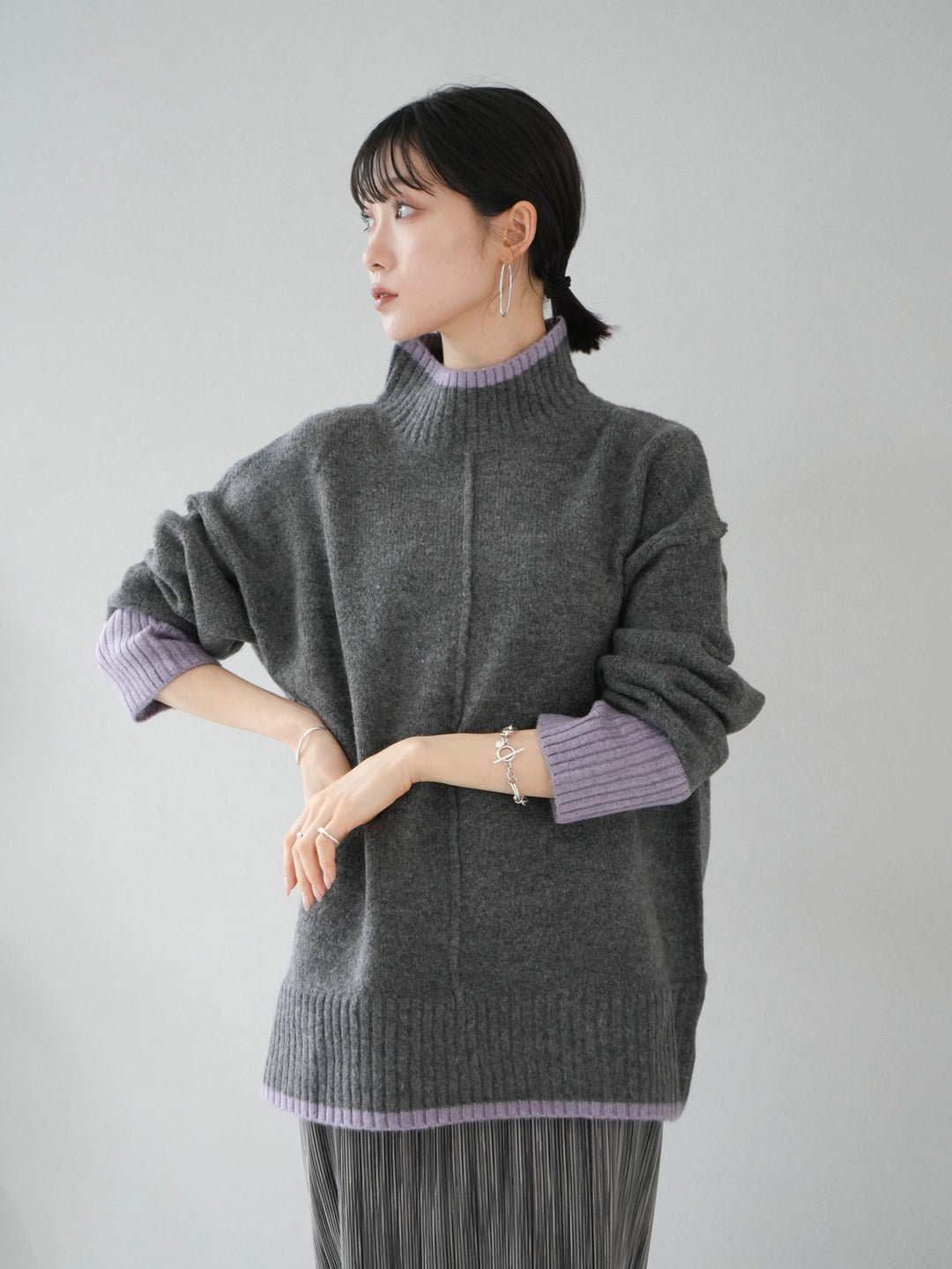 [Pre-order] Color-coordinated high-neck knit pullover/charcoal