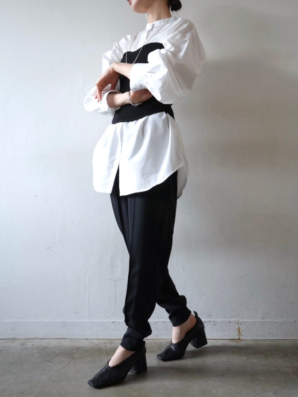 予約]センターシームジョガーパンツ/ブラック – Lumier