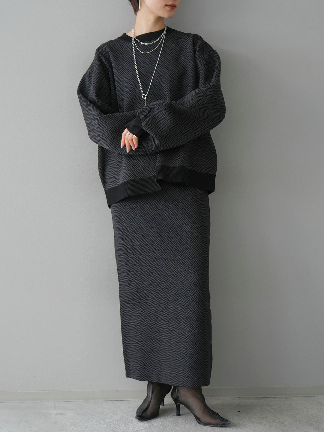 [Pre-order] Geometric pattern polyester over knit pullover/black