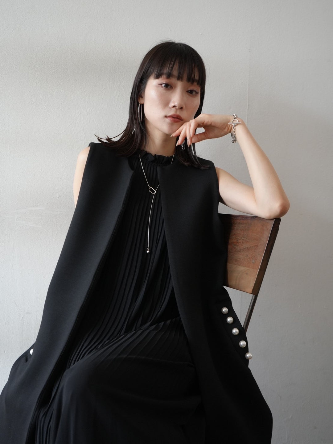 [Pre-order] Sheer Pleated Sleeveless Dress/Black