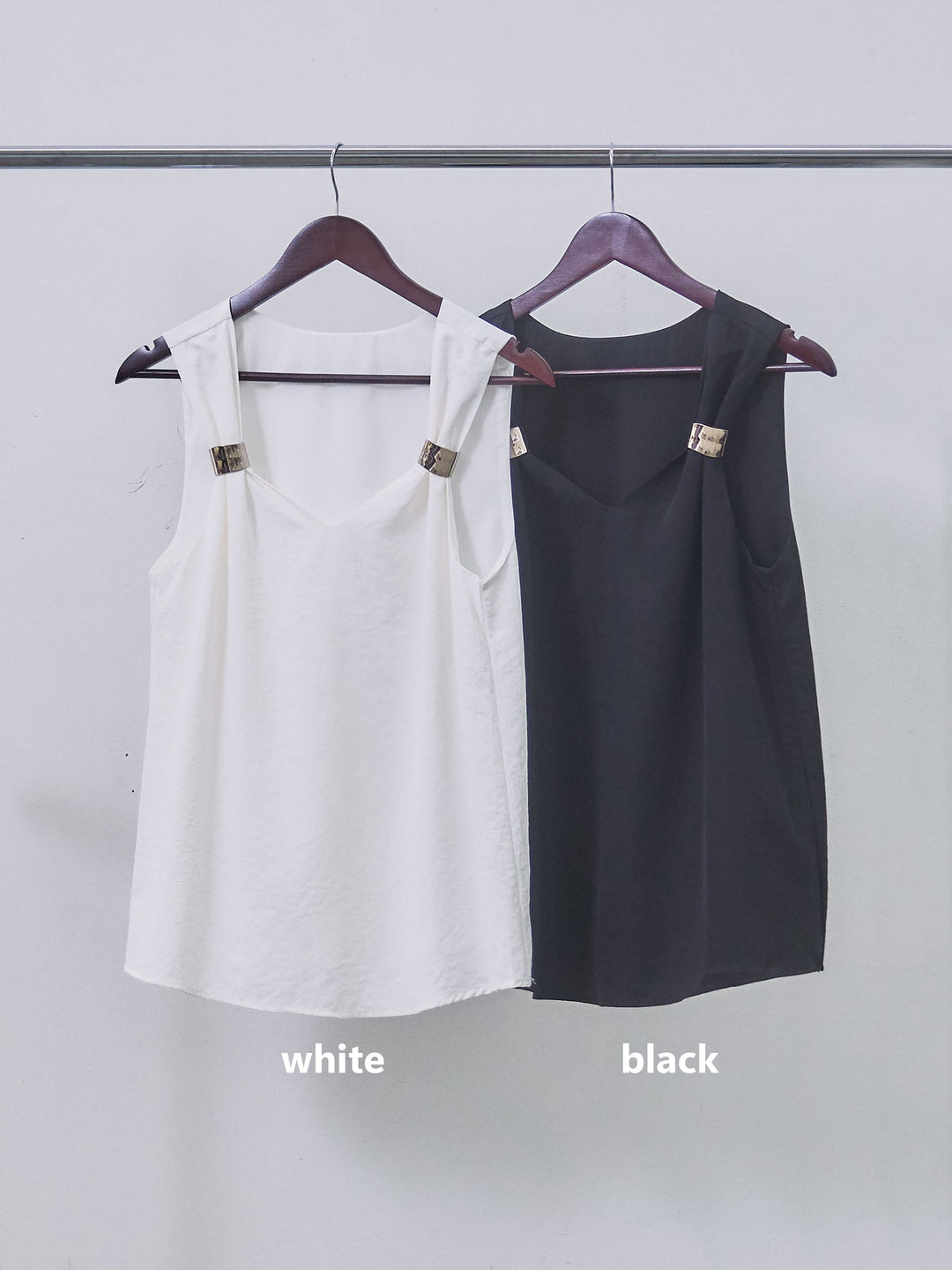 【Allure】[SET]メタルモチーフノースリーブブラウス+ボタニカルプリントイージーパンツ(2set)