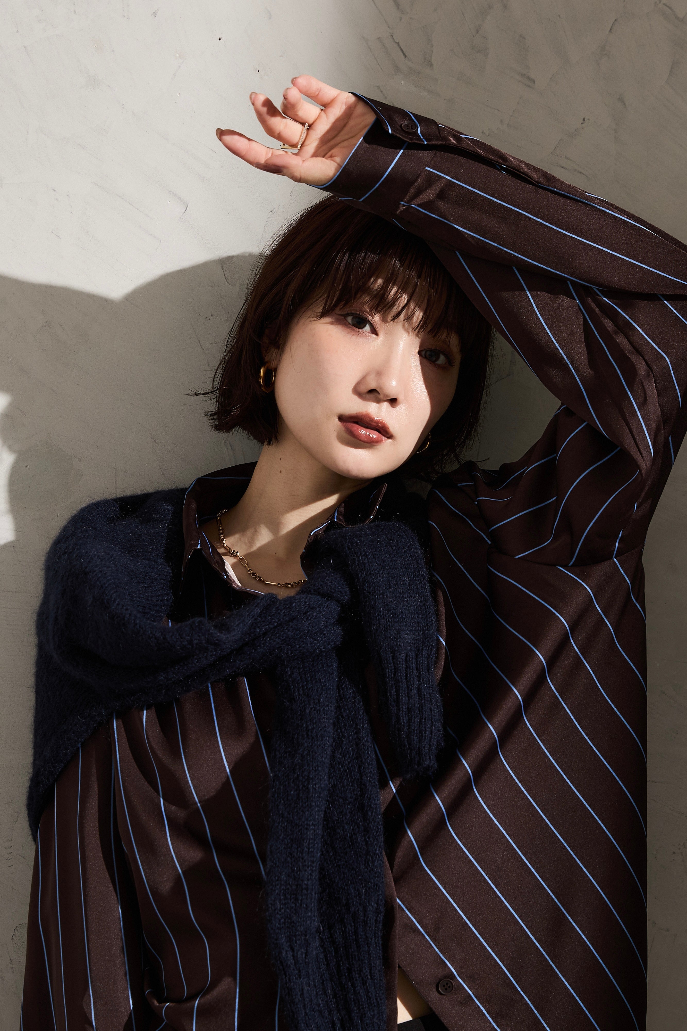 Allure】[予約]サテンライクストライプシャツ/brown – Lumier