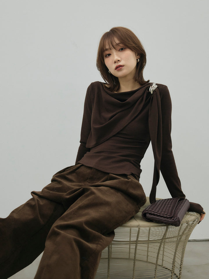 [予約]ブローチ付ドレープ裏起毛トップス/brown