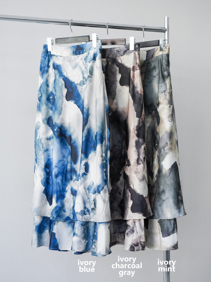 [SET]アシンメトリードルマンバックZIPフーディー+ニュアンスサテンフリルスカート(2set)