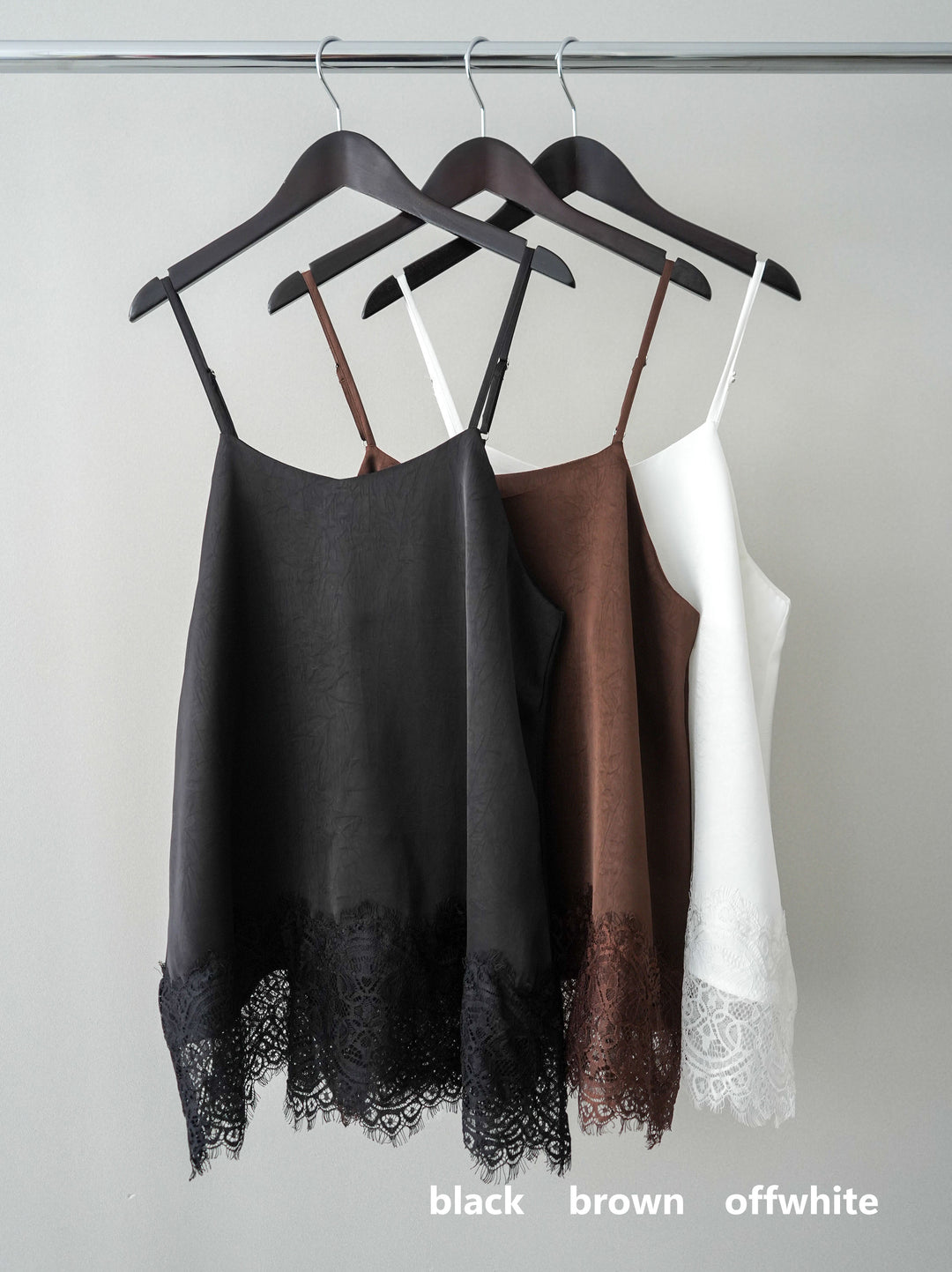 [SET]Vネック変形ラインシャツ+レーストリムキャミソール+センターシームフレアパンツ(3set)