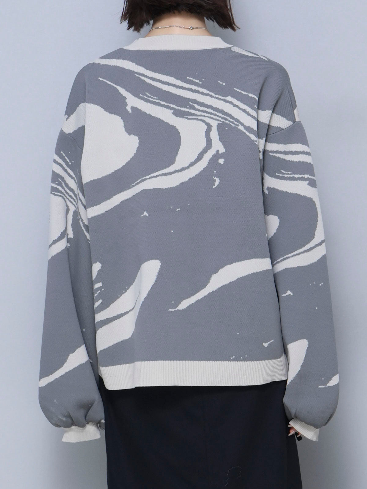 予約]マーブル柄ポリエステルニットプルオーバー/グレー – Lumier