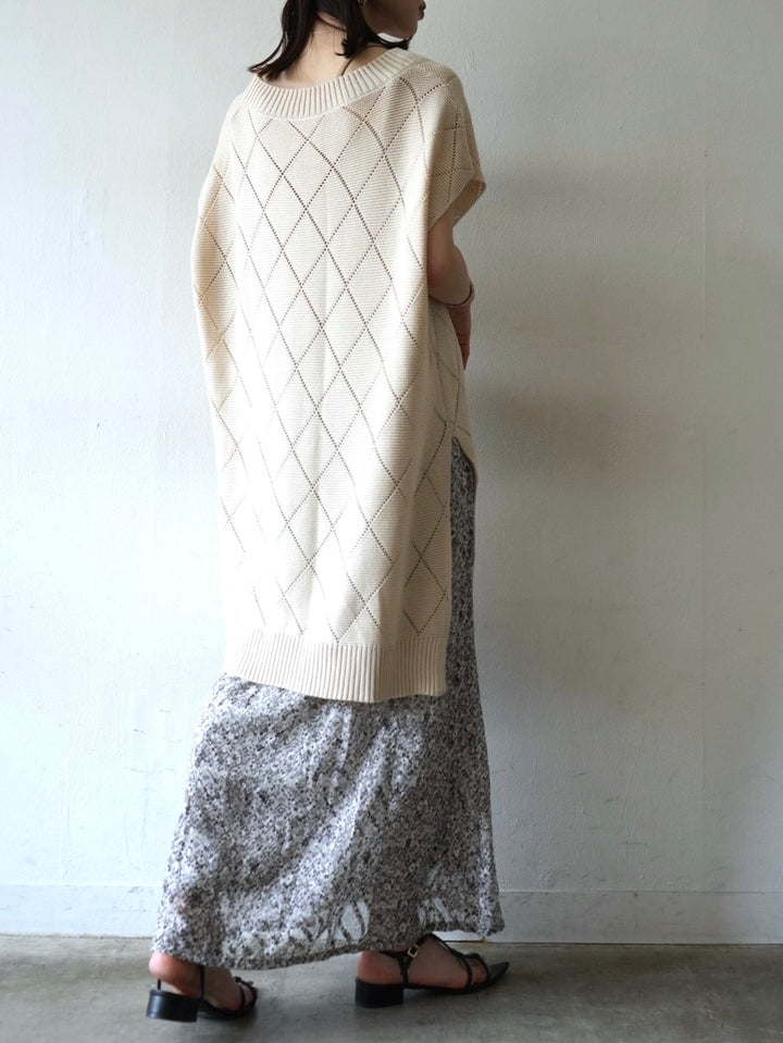 Diamond pattern knit vest/ivory