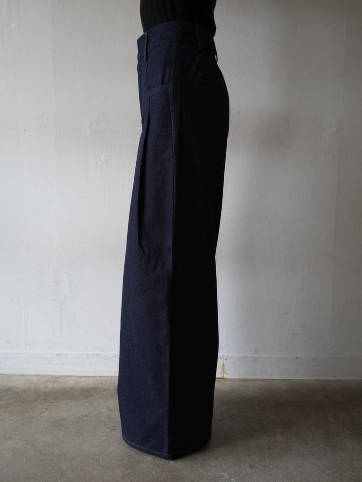 Double-pleated denim wide pants/indigo