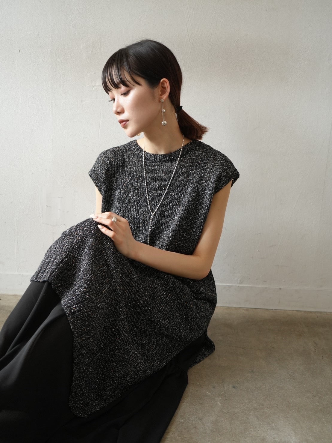 予約]サイドスリットリネンタッチネップニットワンピース