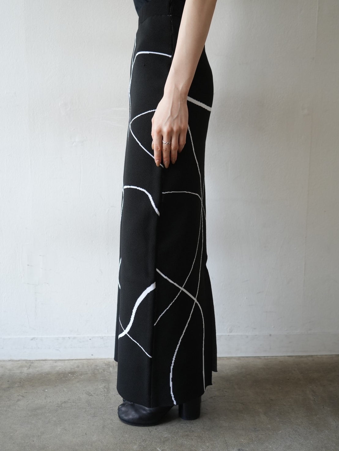 [Pre-order] Nuanced Pattern Tight Knit Skirt/Black