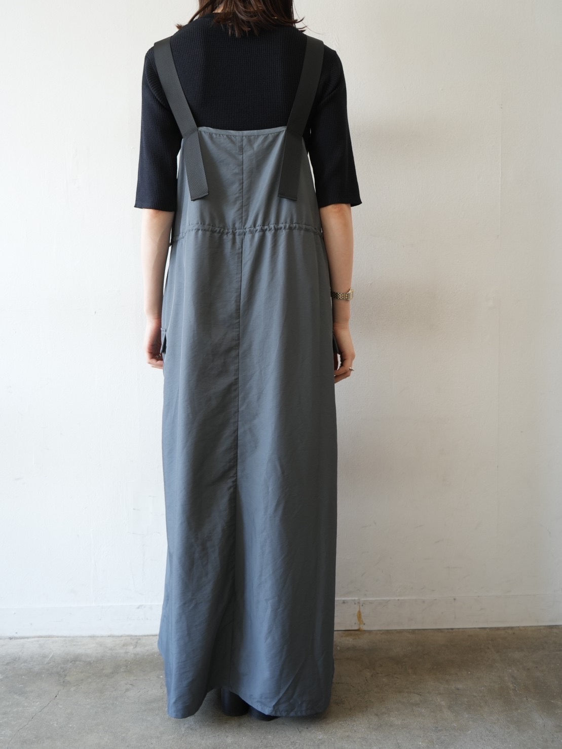 予約]ナイロンウエストギャザーワンピース/チャコール – Lumier