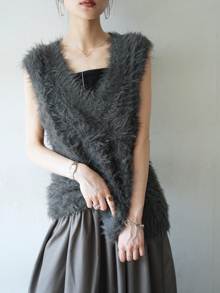 [Pre-order] V-neck shaggy knit vest/charcoal