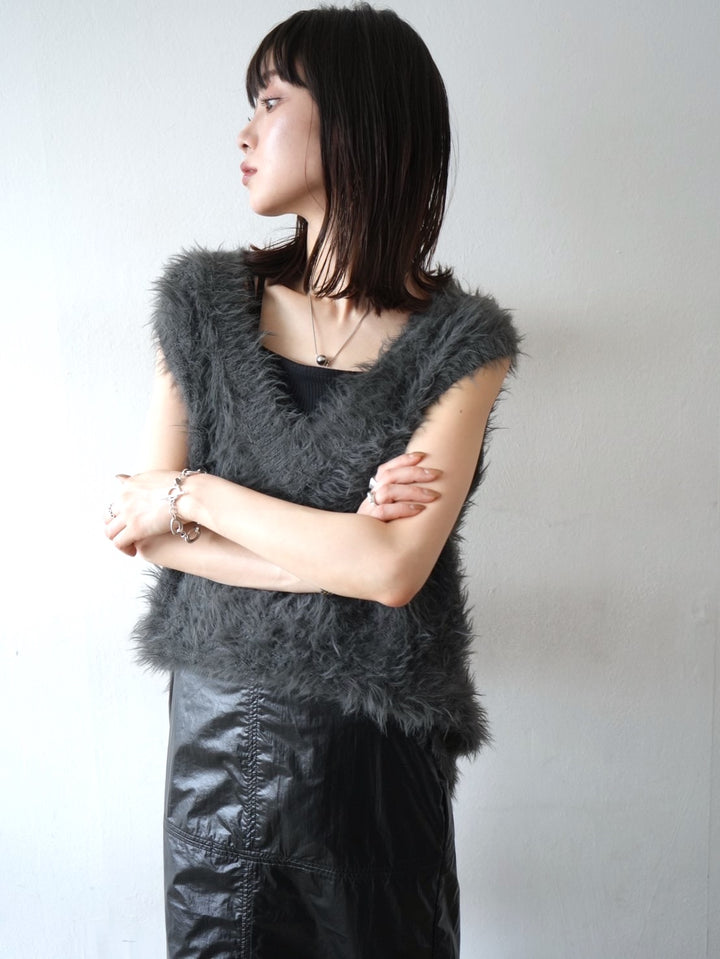 [Pre-order] V-neck shaggy knit vest/charcoal