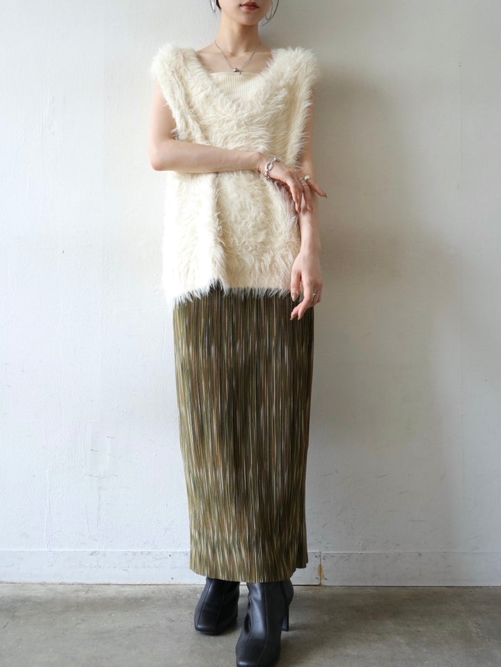 [Pre-order] V-neck shaggy knit vest/ivory