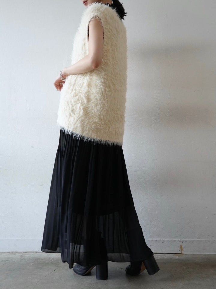 [Pre-order] V-neck shaggy knit vest/ivory