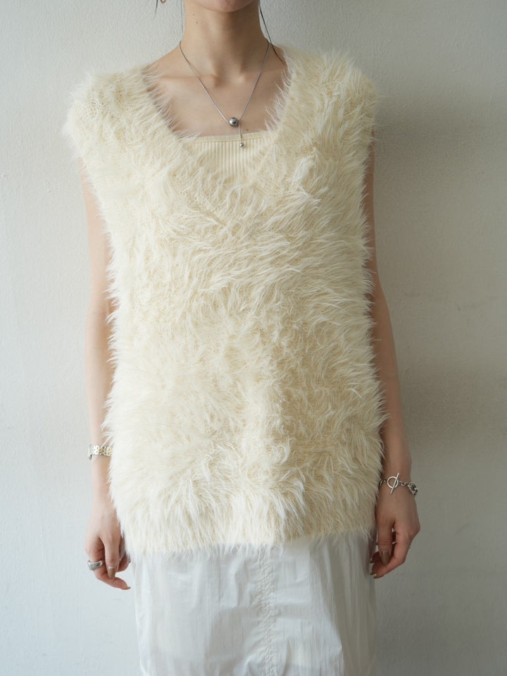 [Pre-order] V-neck shaggy knit vest/ivory