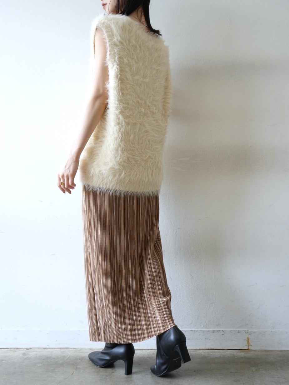 [Pre-order] V-neck shaggy knit vest/ivory