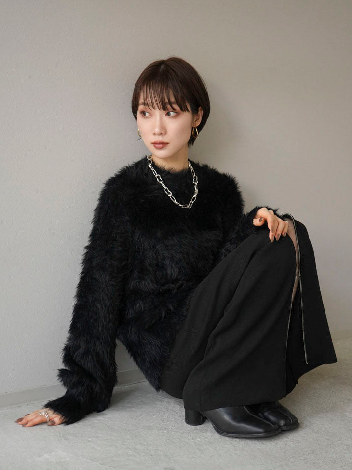 【預訂】小頸捲袖毛茸茸針織/黑色