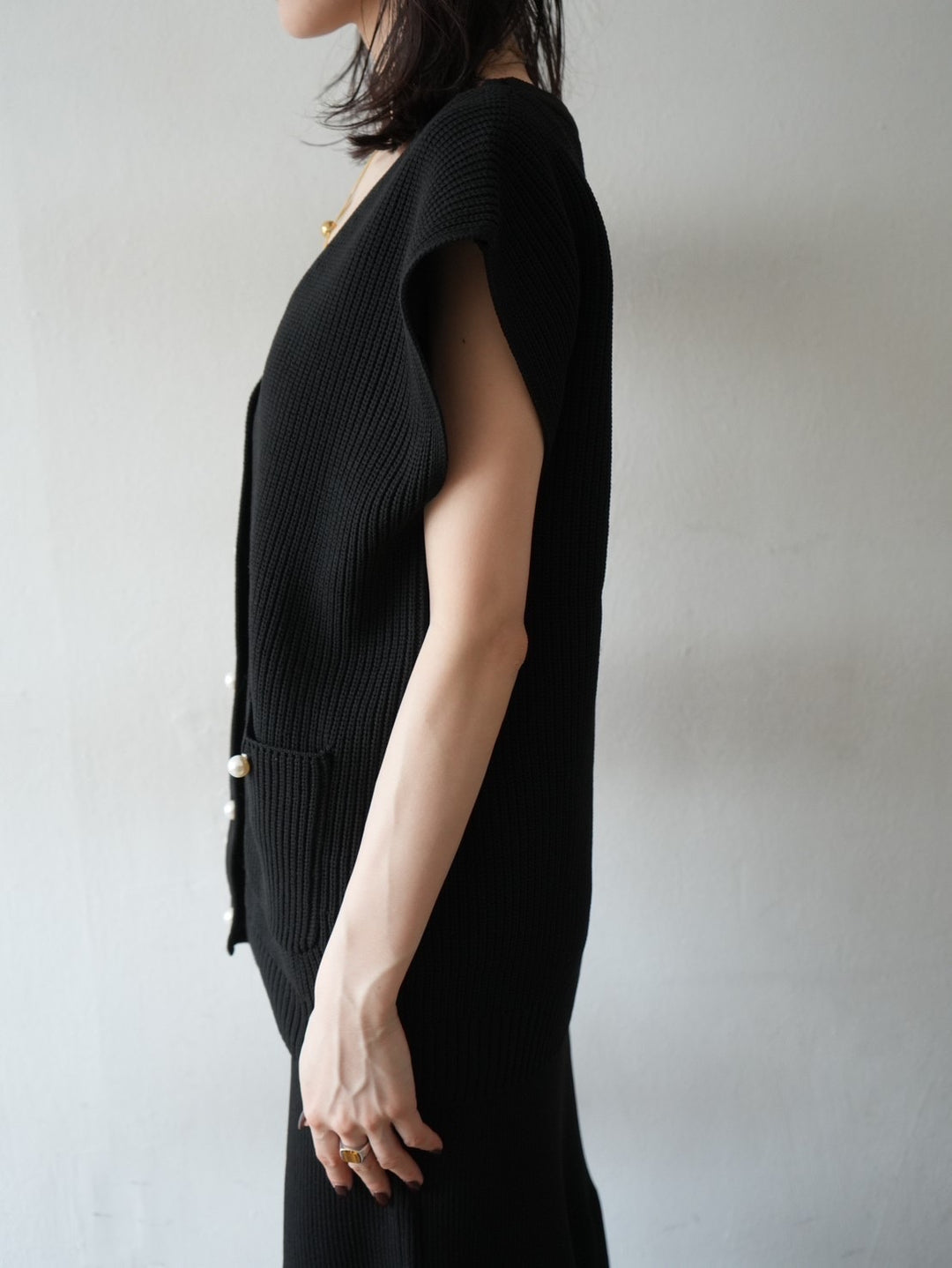 [Pre-order] Pearl design polyester knit vest/black