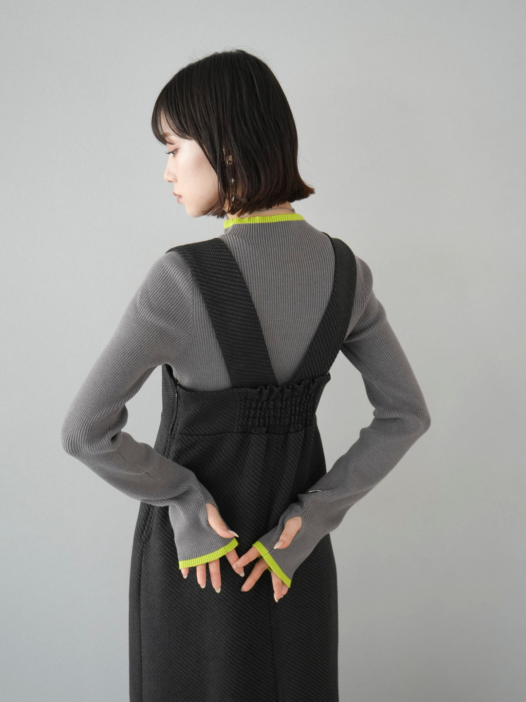 [Pre-order] Fingerhole color scheme high neck ribbed knit top/gray