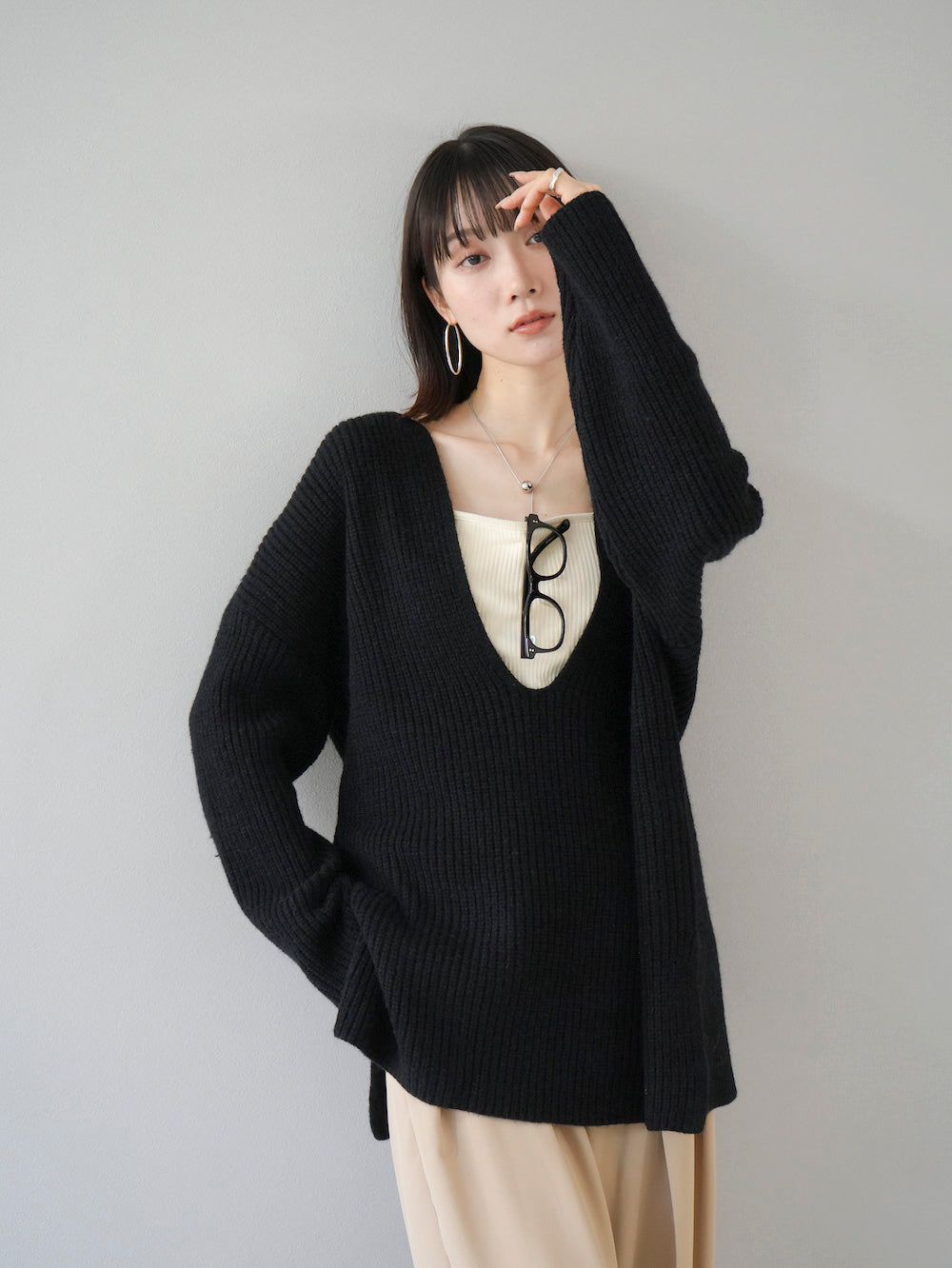 予約]畦編み深Vニットプルオーバー/ブラック – Lumier