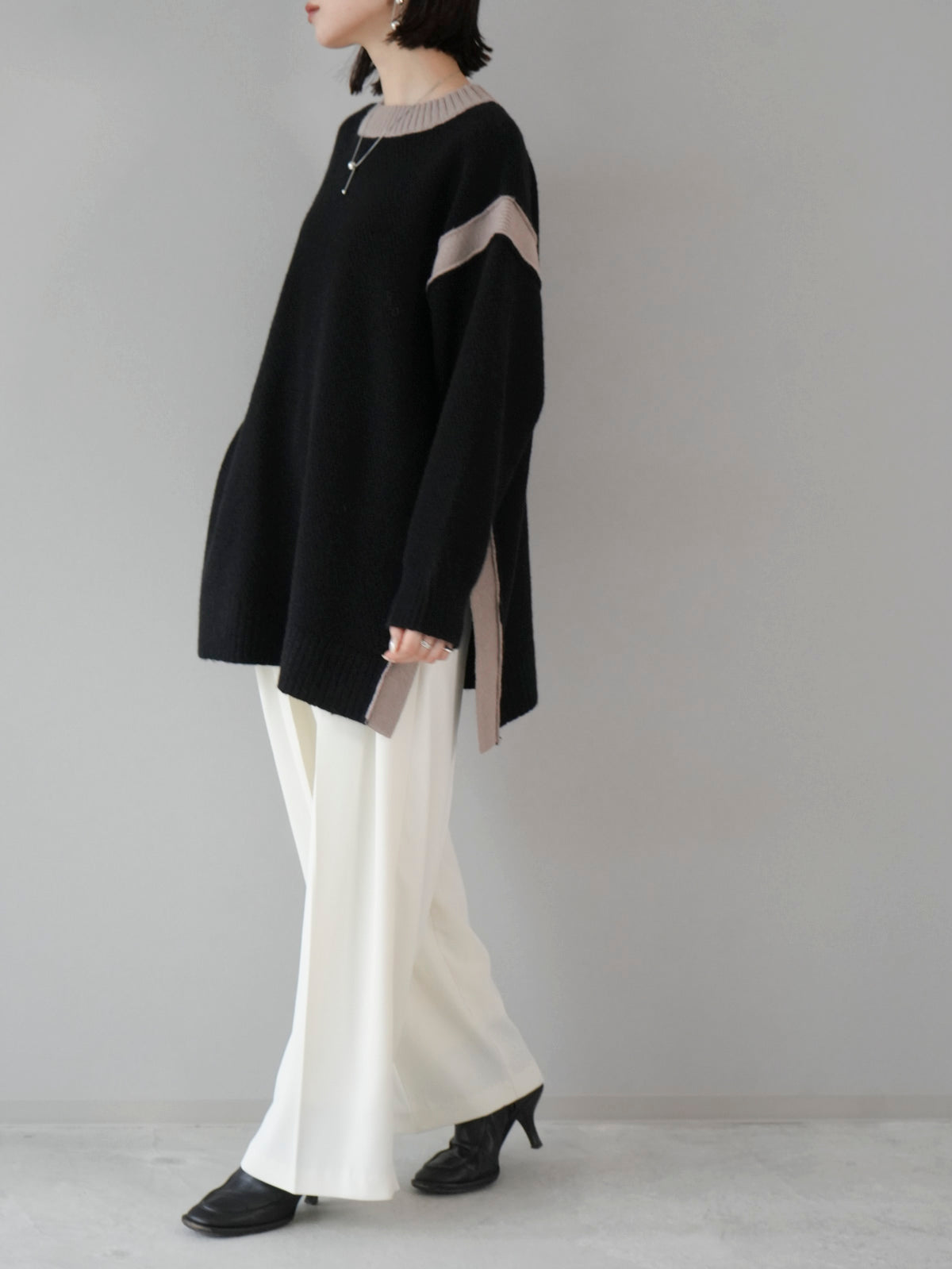 予約]サイドスリットバイカラーオーバーニット/ブラック – Lumier