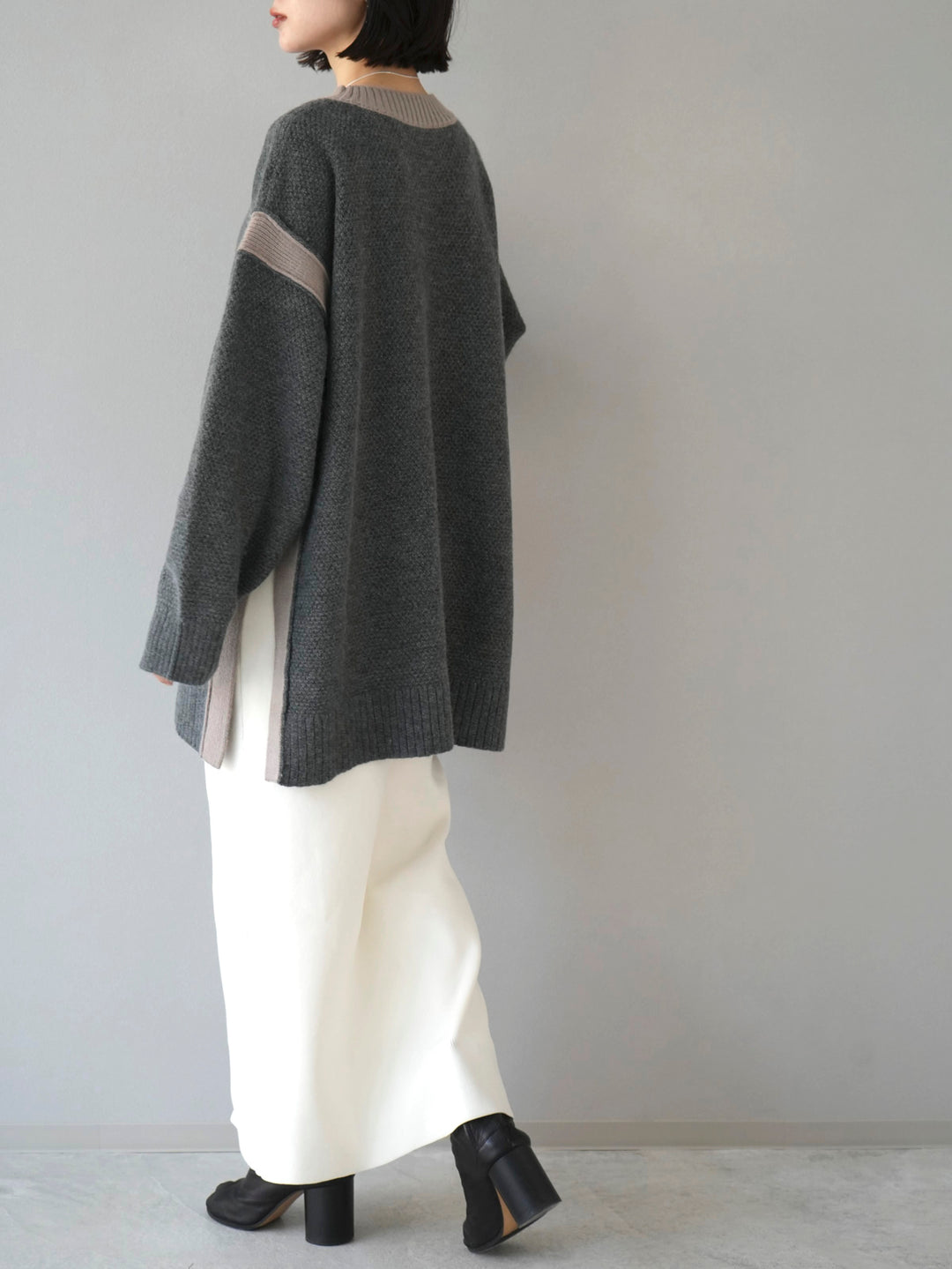 [Pre-order] Side slit bicolor over knit/charcoal