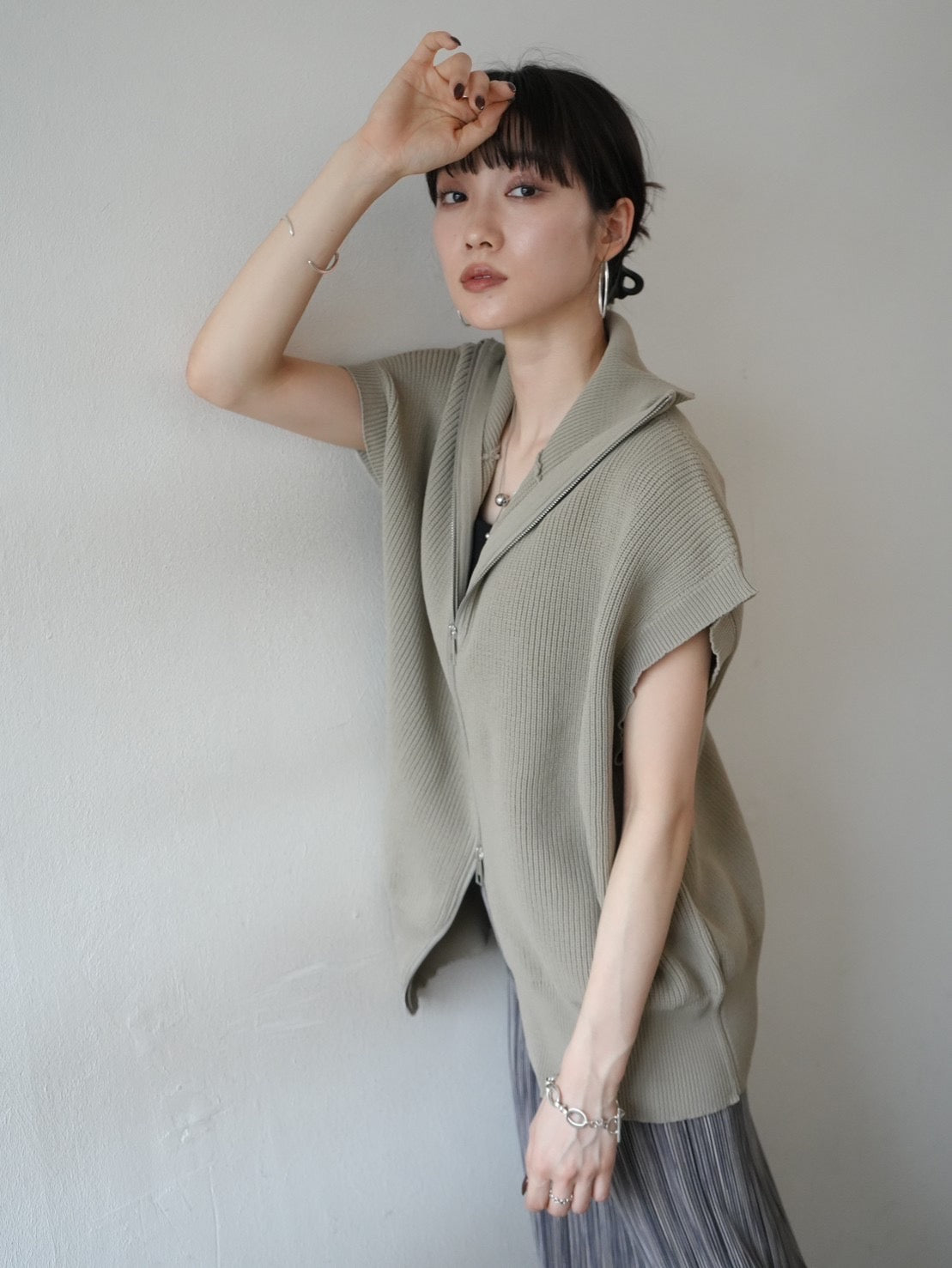 予約]ダブルZIPポリエステルニットベスト/ベージュ – Lumier