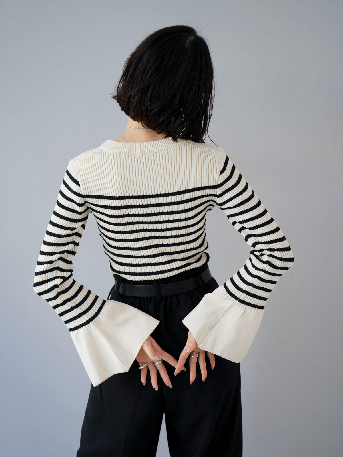 予約]フレアスリーブポリエステルリブニットトップス/ボーダー – Lumier