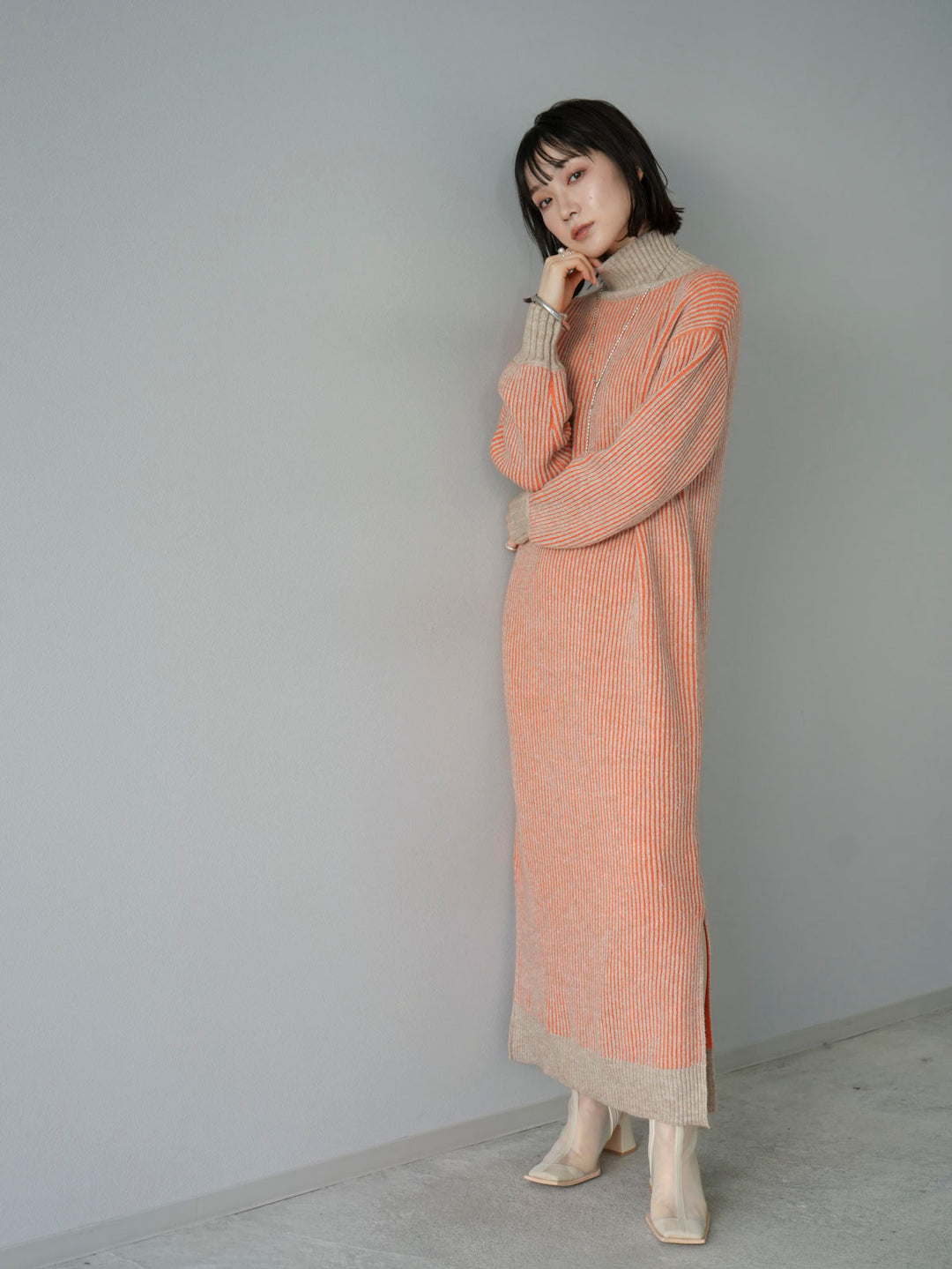 [Pre-order] High-neck color-blocked ribbed knit dress/beige