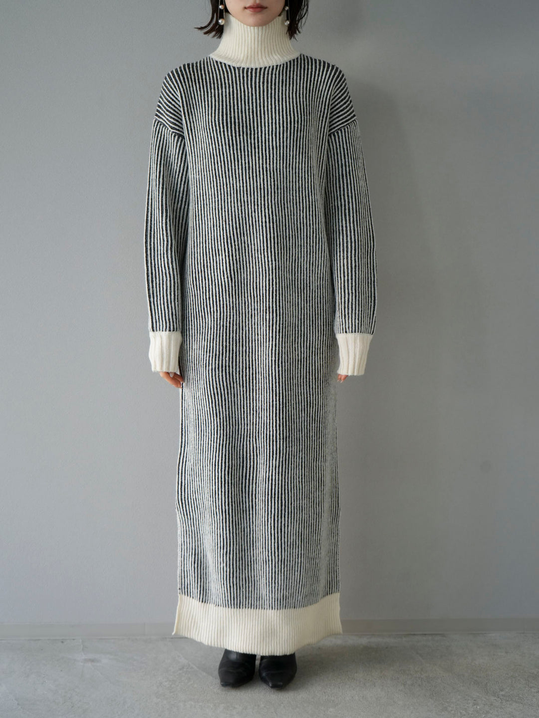 [Pre-order] High-neck color-blocked ribbed knit dress/black