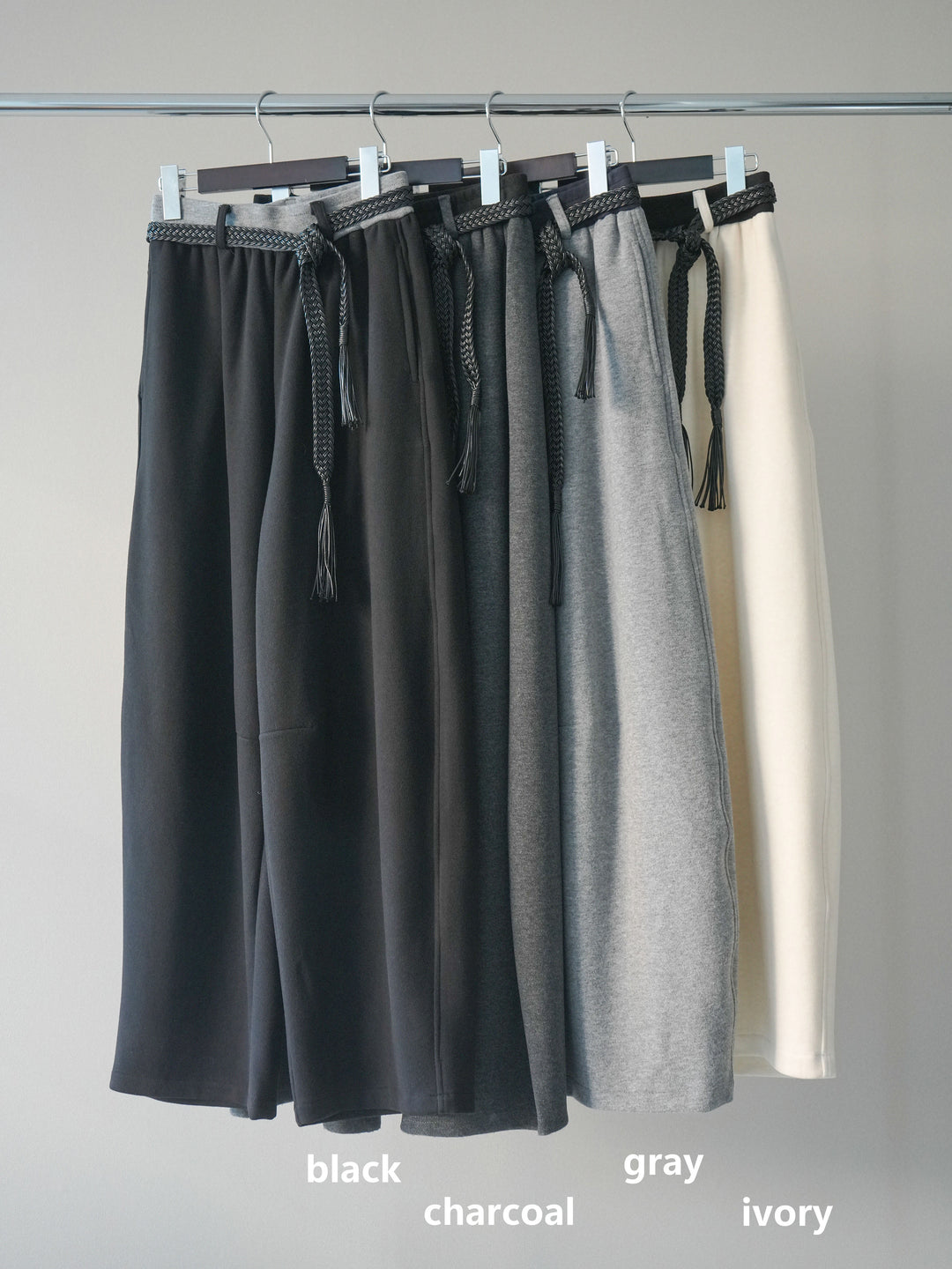 [SET]チェックシャツ襟ニットカーディガン+編み込みベルト付きウエスト配色スエットパンツ(2set)