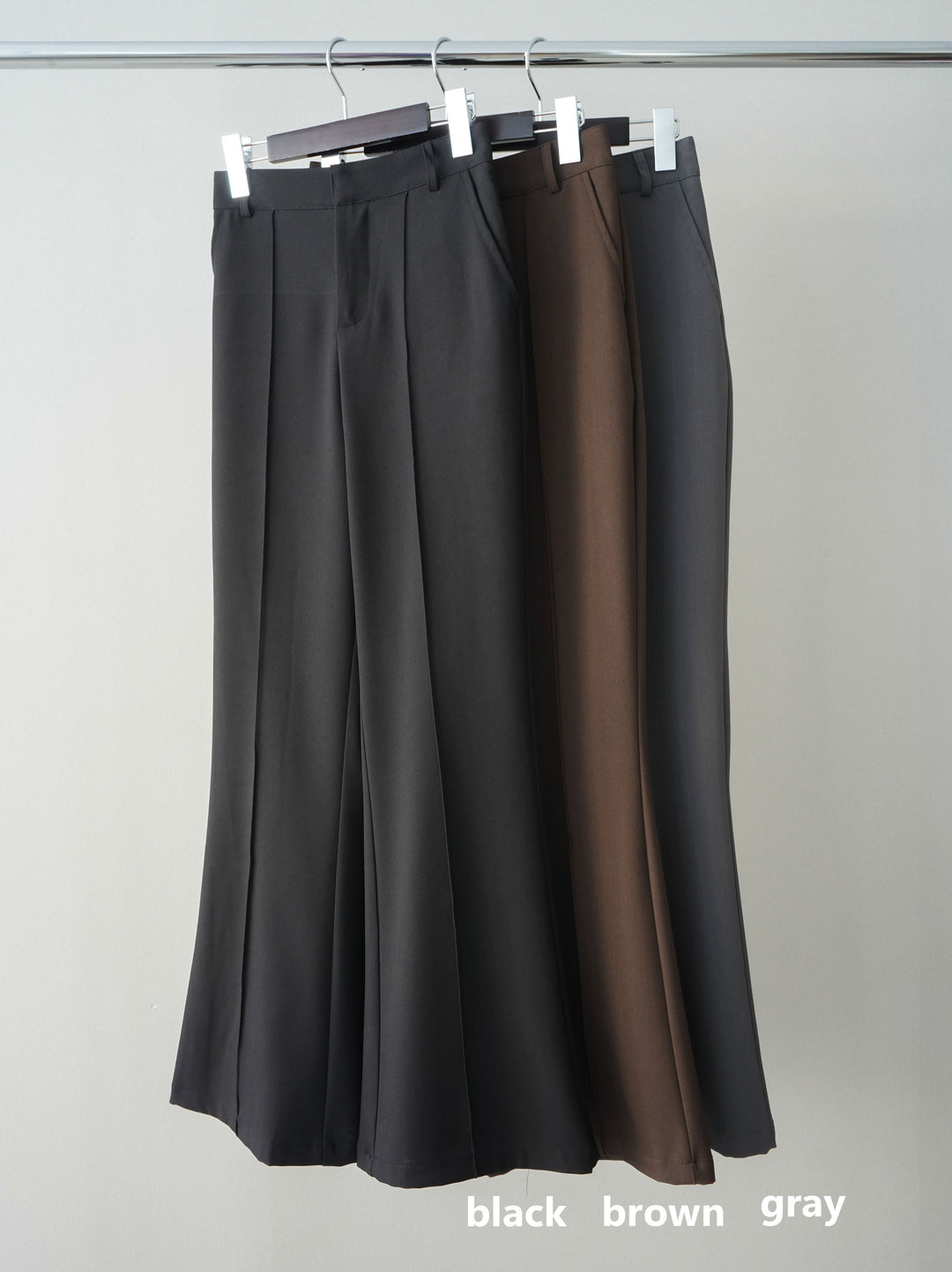 [SET]異素材ビスチェドッキングブラウス+センターシームフレアパンツ+サテンライクアシメレーススカート(3set)