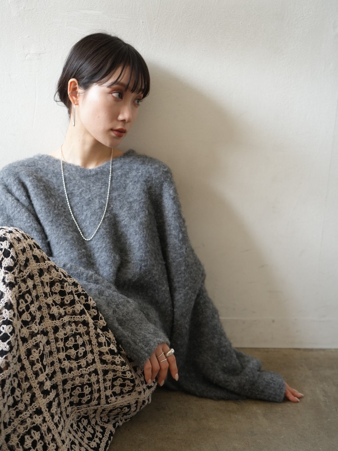 【預訂】羊毛混紡混紡紗捲袖針織/木炭