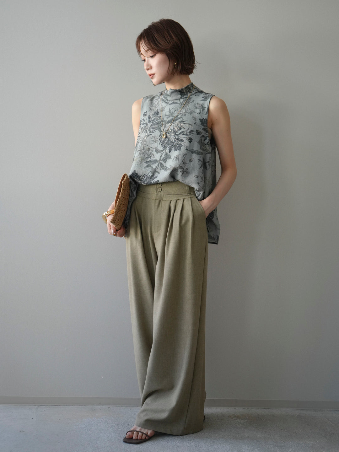 [予約]ボタニカルプリントノースリーブブラウス/green