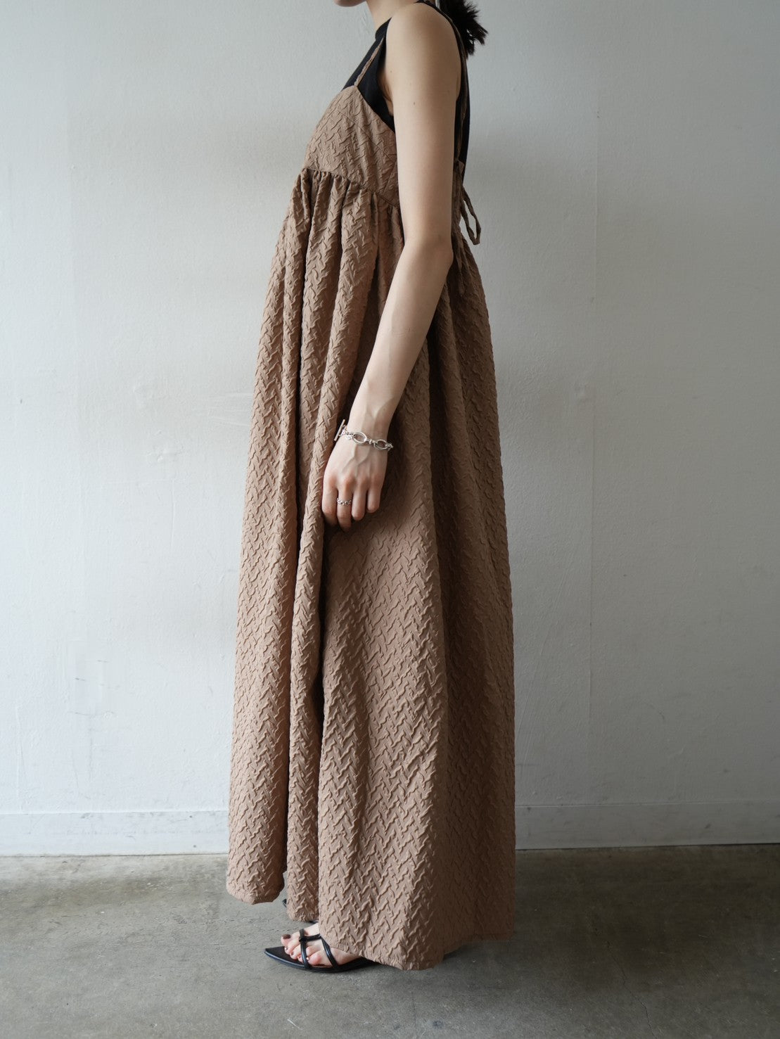 膨れジャガードキャミワンピース/モカ – Lumier