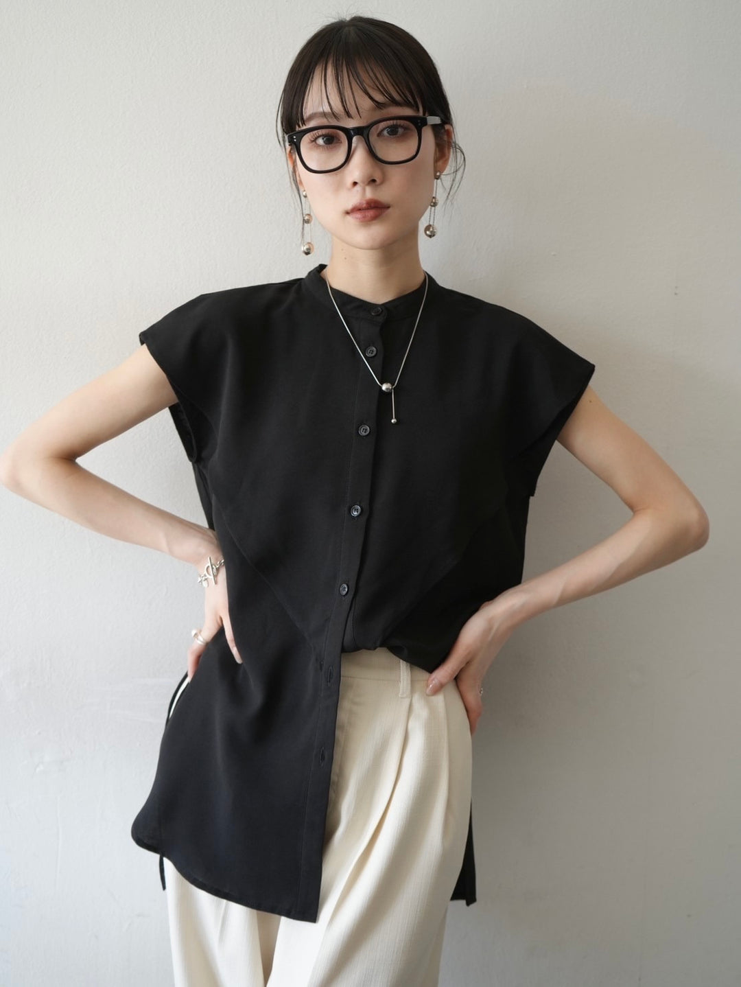 [Pre-order] Sleeveless ruffled blouse/black