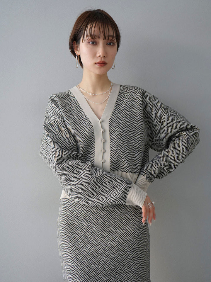 [Pre-order] Geometric pattern polyester knit cardigan/ivory