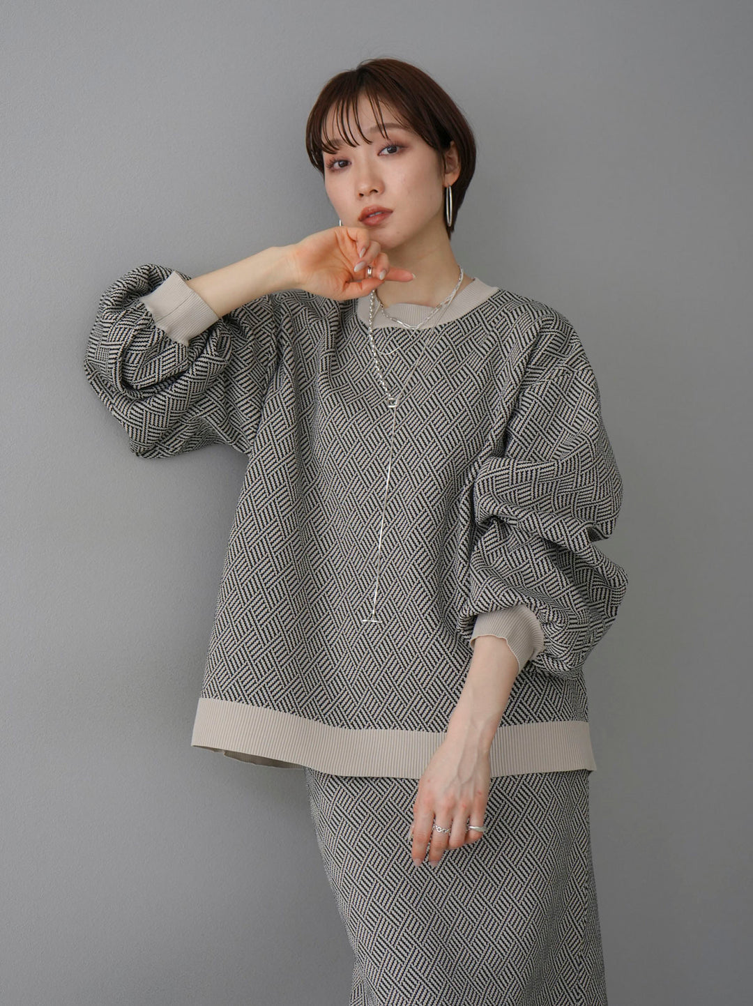 [Pre-order] Geometric pattern polyester over knit pullover/ivory