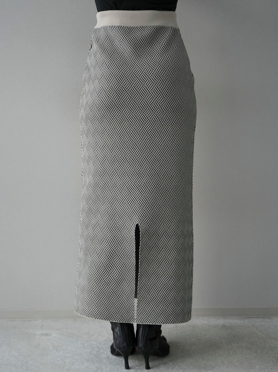 [Pre-order] Geometric pattern polyester knit skirt/ivory