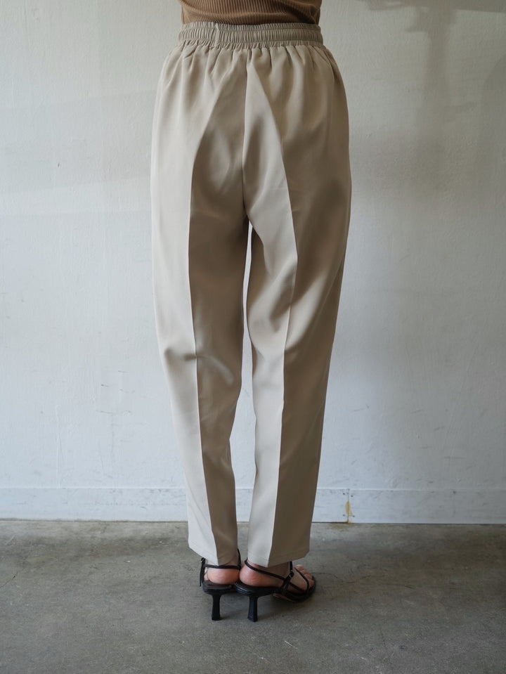 [Pre-order] Center-pressed easy tapered pants/sand beige